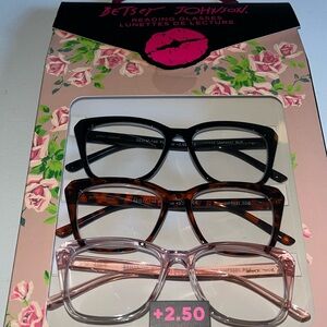 Clear pink fade Betsey Johnson women’s reading glasses 3 pack pair +2.50